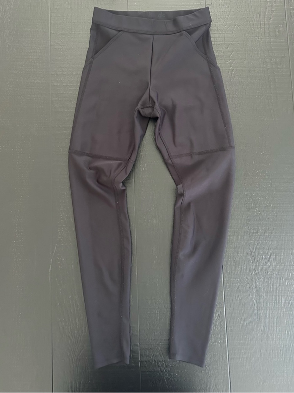 ALO Yoga Black Seamless Performance Leggings - Picture 2 of 4